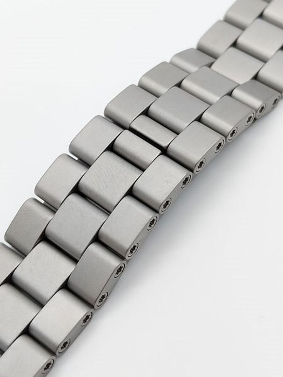 Damasko Ice-Hardened Stainless Steel Bracelet #DA3X-Steel (Curved End, 20mm) Questions & Answers