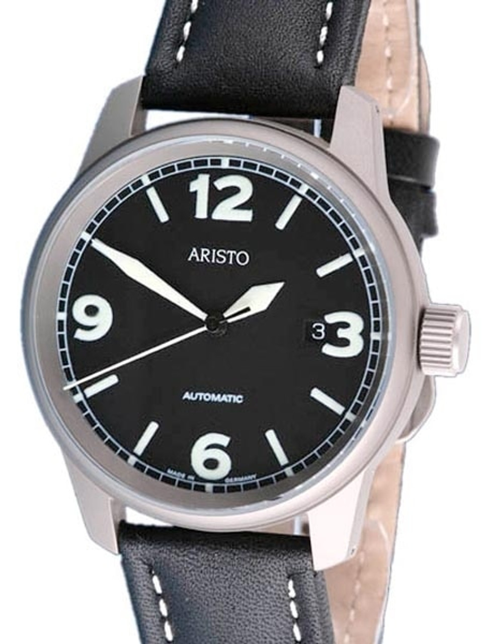 Does this Aristo watch have a flat sapphire crystal?