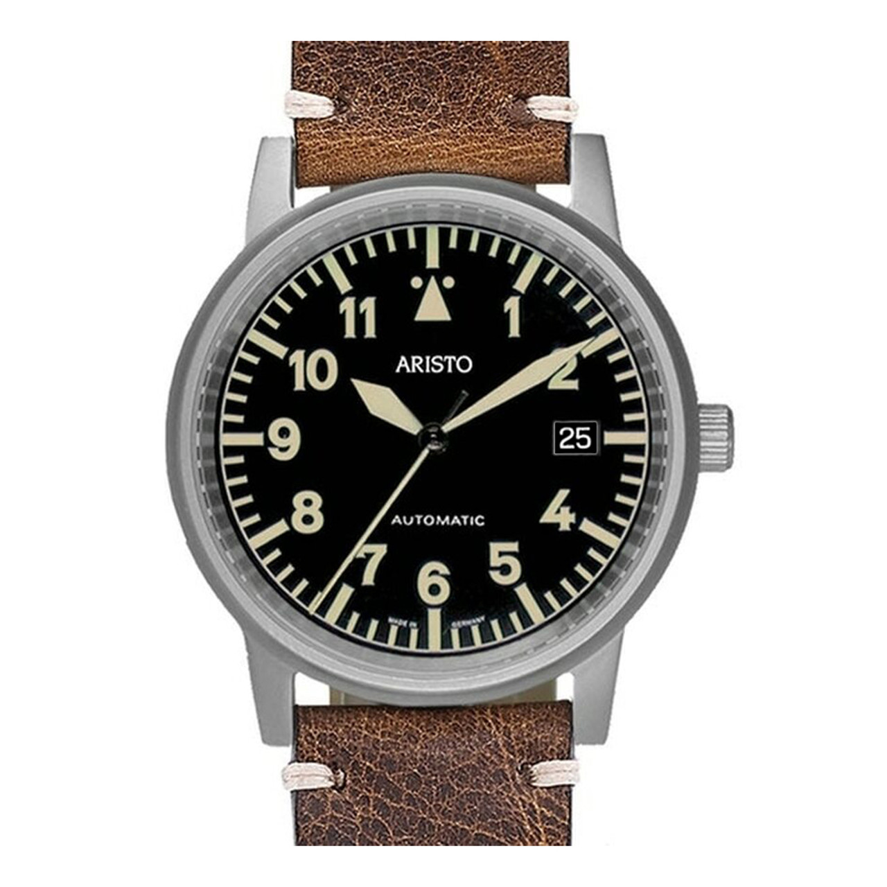 Are the markings on the watch white? they look a bit yellow.