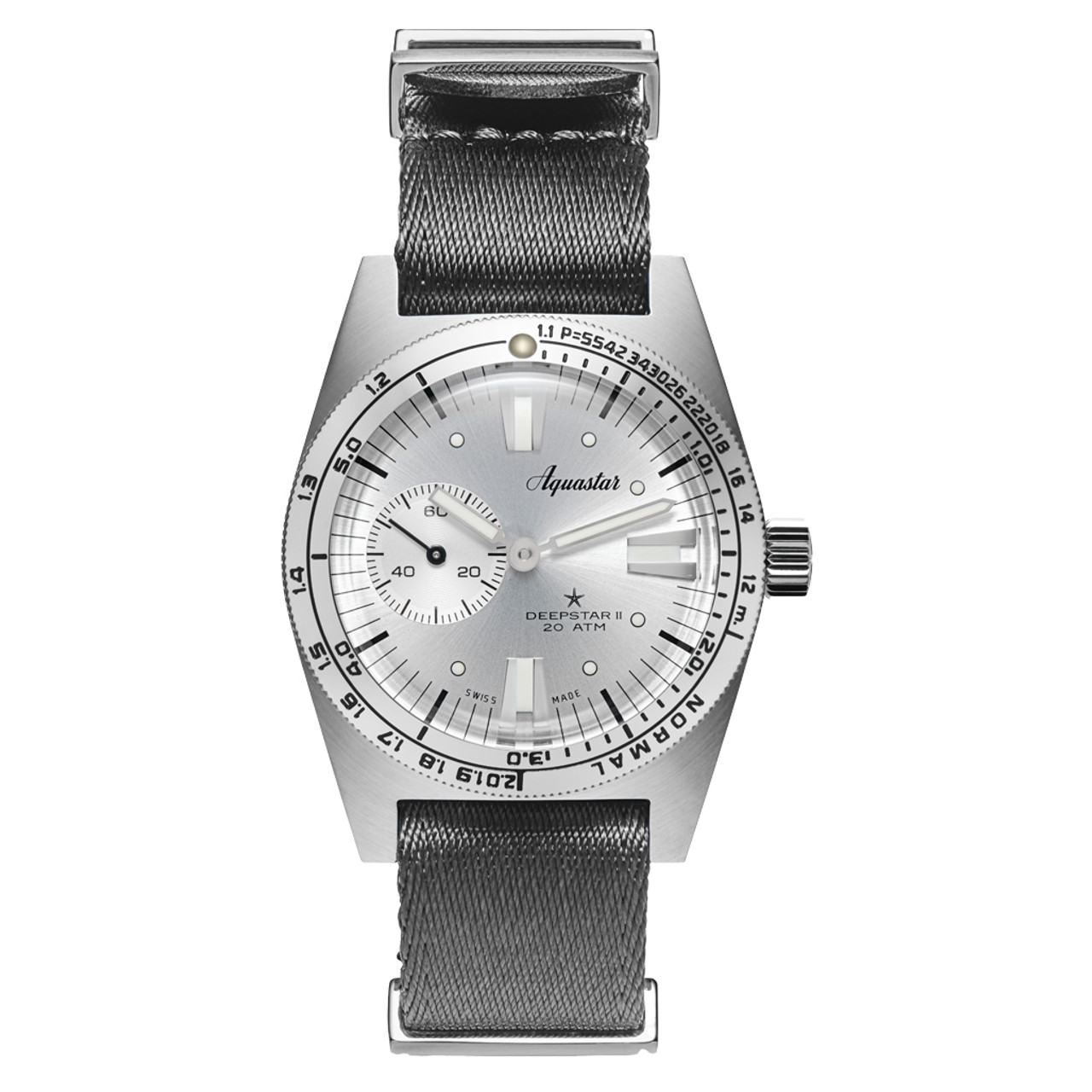 Is the lume color on the silver slight fauxtina shade like the others ones or is it pure white?